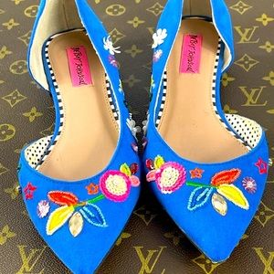 Betsey Johnson Flats